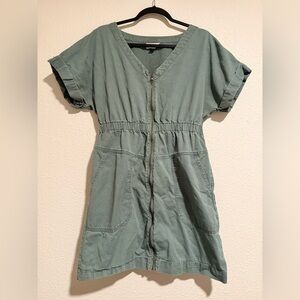 Universal Thread Sage Green V-Neck Top